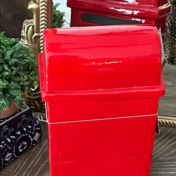 NEW! Vintage Inspired Ceramic Valentines Day Holiday Red Love Letters Mailbox - Picture 4 of 7